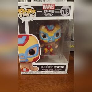 El heroe invicto pop.